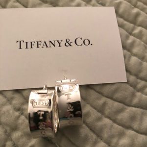 Beautiful authentic Tiffany & Co earrings.